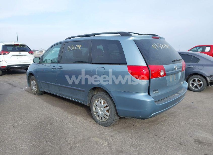 Photo 3 of 2010 Toyota Sienna LE (VIN 5TDKK4CC7AS330507)