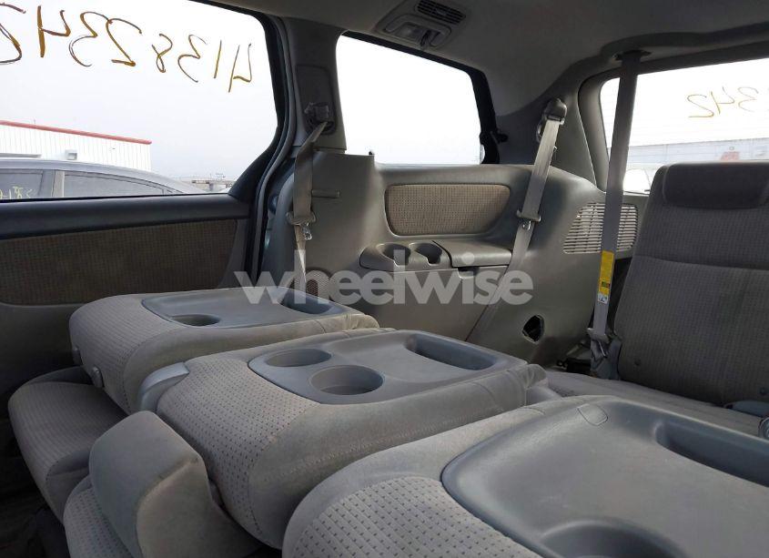 Photo 8 of 2010 Toyota Sienna LE (VIN 5TDKK4CC7AS330507)