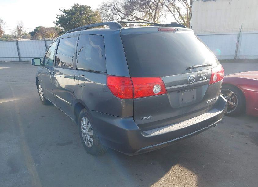 Photo 3 of 2010 Toyota Sienna LE (VIN 5TDKK4CC7AS342009)