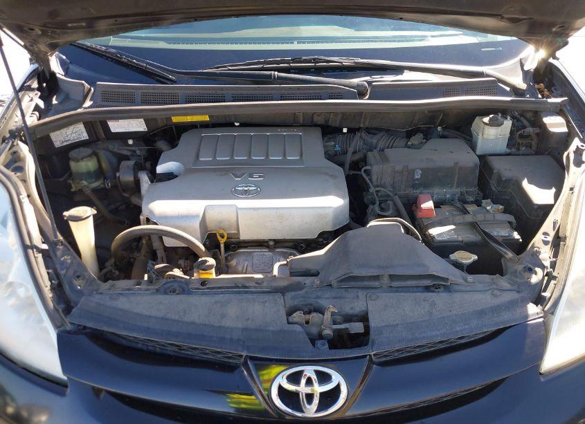 Photo 10 of 2010 Toyota Sienna LE (VIN 5TDKK4CC7AS342866)