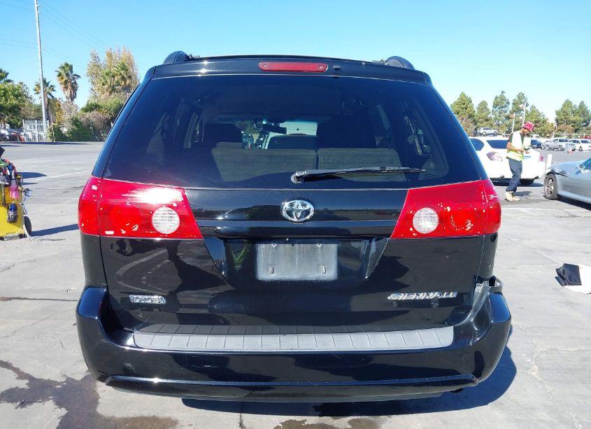 Photo 16 of 2010 Toyota Sienna LE (VIN 5TDKK4CC7AS342866)