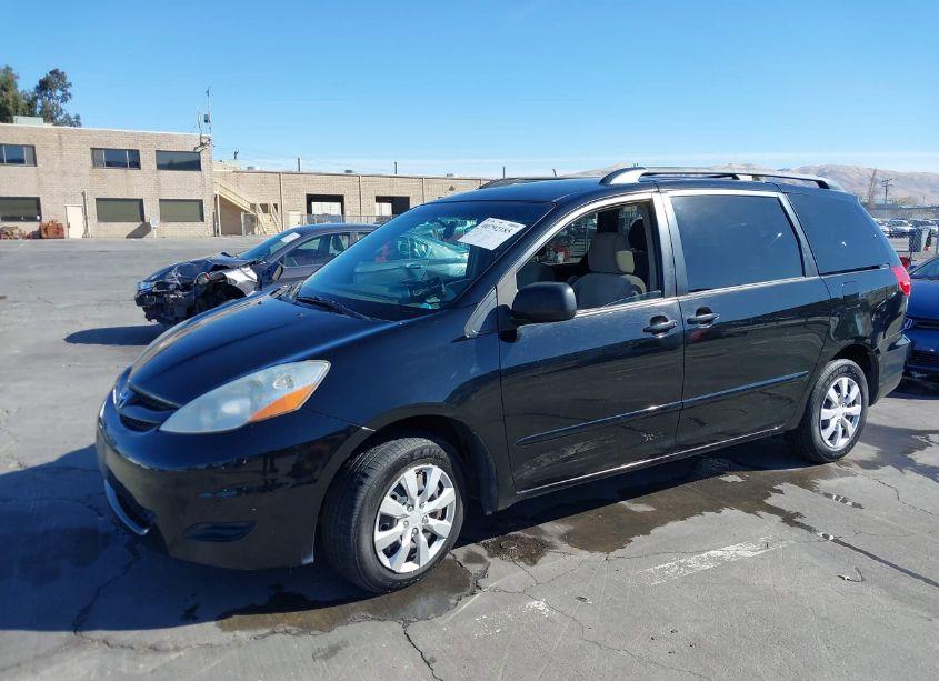 Photo 2 of 2010 Toyota Sienna LE (VIN 5TDKK4CC7AS342866)
