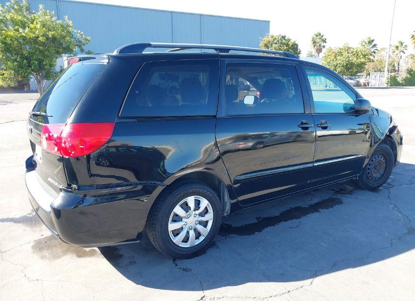 Photo 4 of 2010 Toyota Sienna LE (VIN 5TDKK4CC7AS342866)