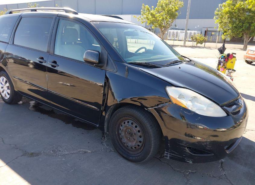 Photo 6 of 2010 Toyota Sienna LE (VIN 5TDKK4CC7AS342866)