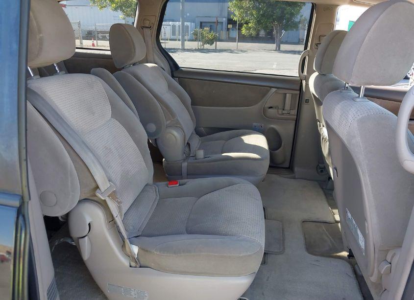 Photo 8 of 2010 Toyota Sienna LE (VIN 5TDKK4CC7AS342866)