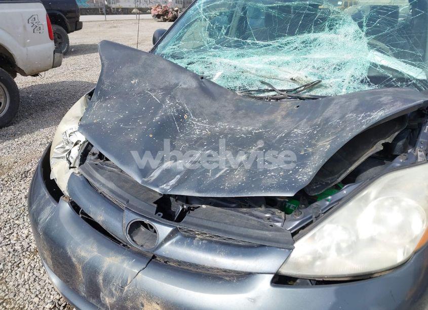 Photo 6 of 2010 Toyota Sienna CE (VIN 5TDKK4CC8AS292253)