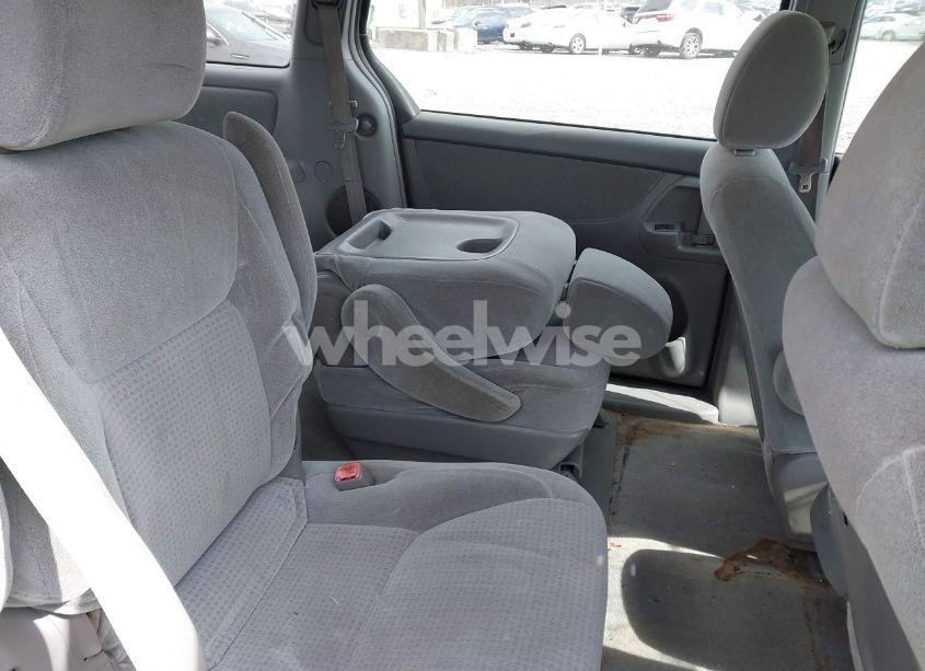 Photo 8 of 2010 Toyota Sienna CE (VIN 5TDKK4CC8AS292253)