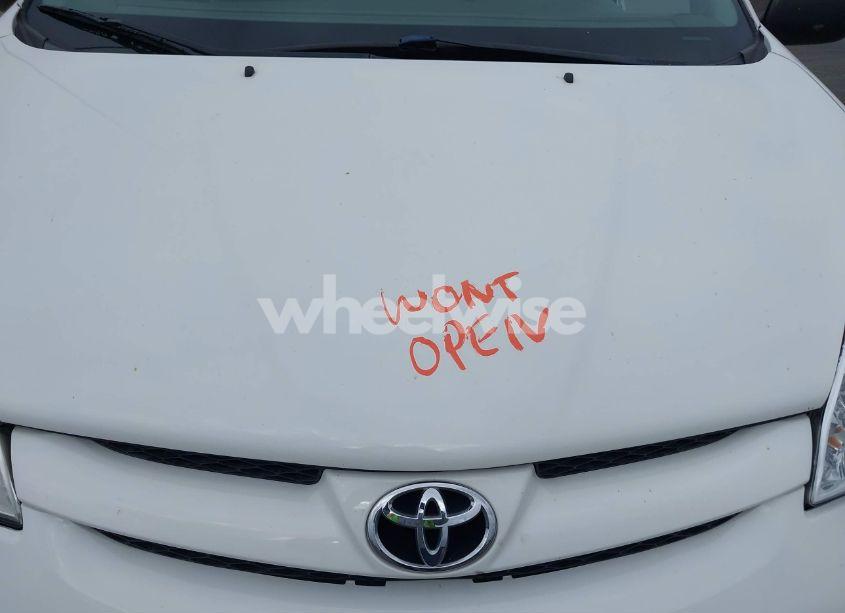 Photo 10 of 2010 Toyota Sienna CE (VIN 5TDKK4CC8AS313036)