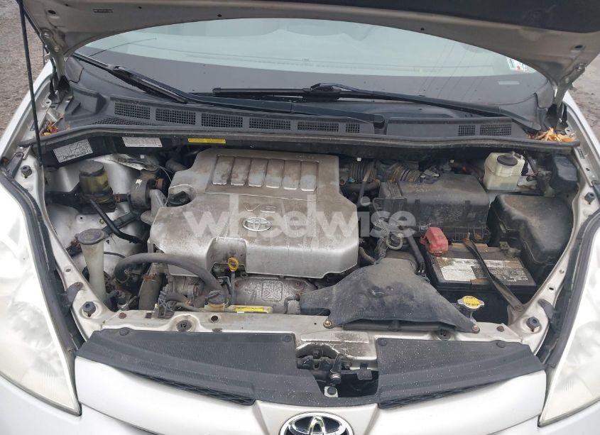 Photo 10 of 2010 Toyota Sienna LE (VIN 5TDKK4CC8AS329690)