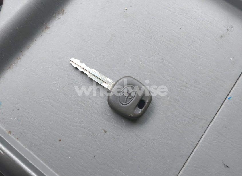 Photo 11 of 2010 Toyota Sienna LE (VIN 5TDKK4CC8AS329690)