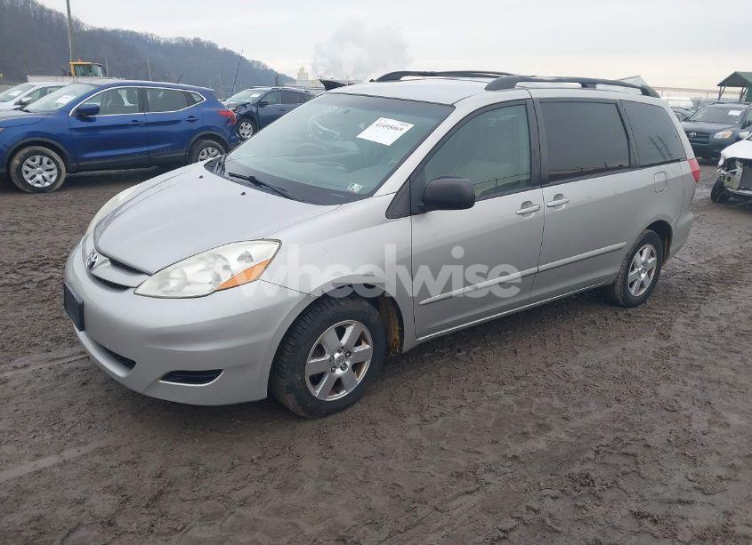 Photo 2 of 2010 Toyota Sienna LE (VIN 5TDKK4CC8AS329690)