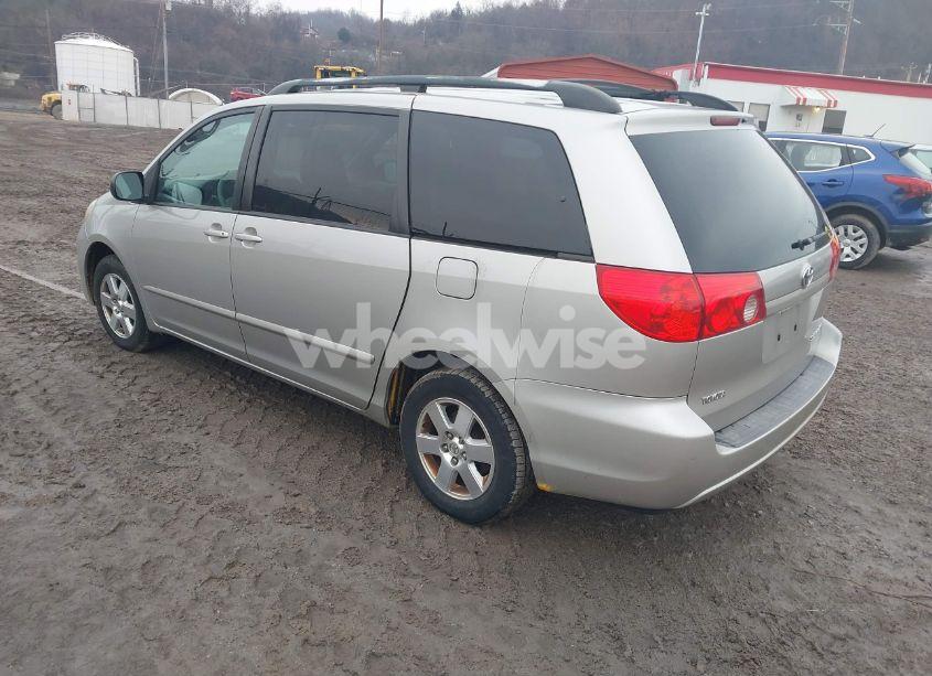 Photo 3 of 2010 Toyota Sienna LE (VIN 5TDKK4CC8AS329690)