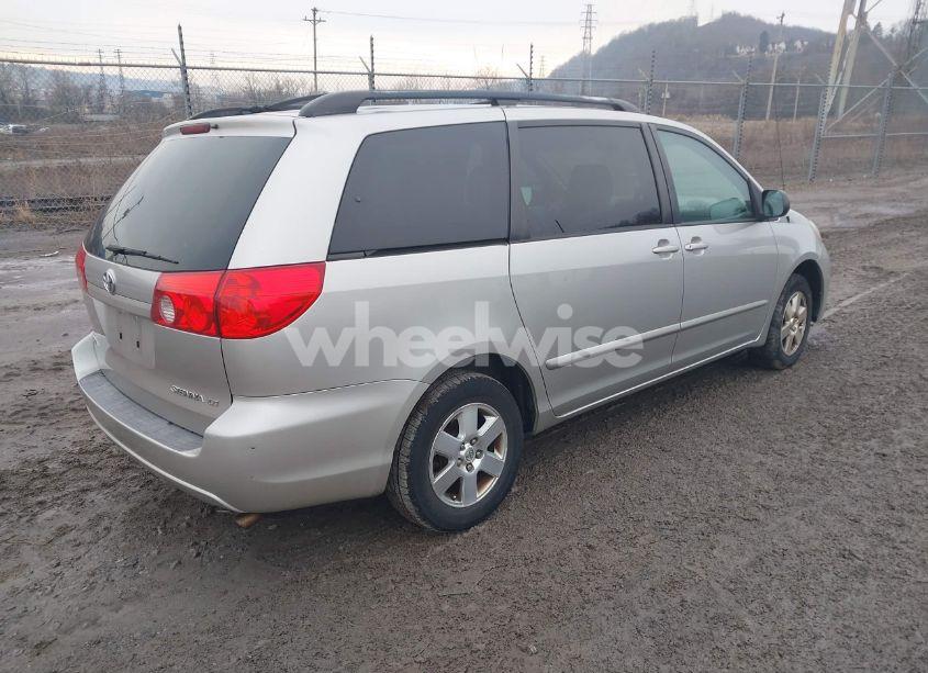 Photo 4 of 2010 Toyota Sienna LE (VIN 5TDKK4CC8AS329690)