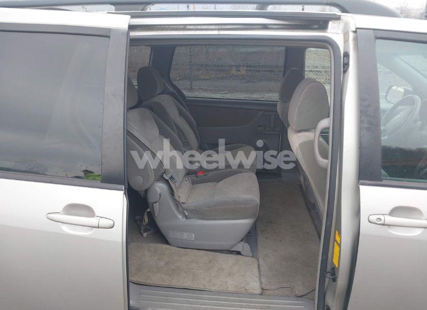 Photo 8 of 2010 Toyota Sienna LE (VIN 5TDKK4CC8AS329690)