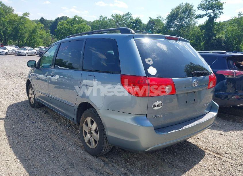 Photo 3 of 2010 Toyota Sienna LE (VIN 5TDKK4CC9AS318357)