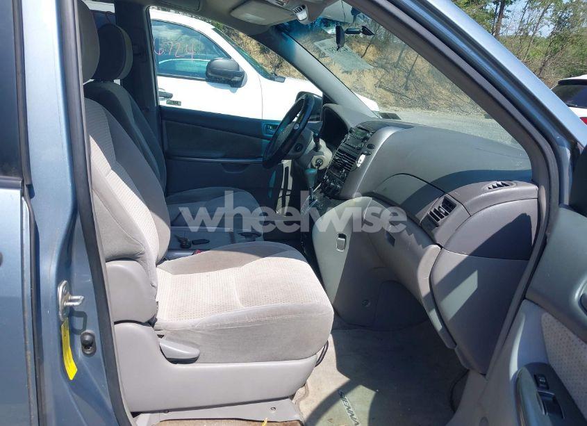 Photo 5 of 2010 Toyota Sienna LE (VIN 5TDKK4CC9AS318357)