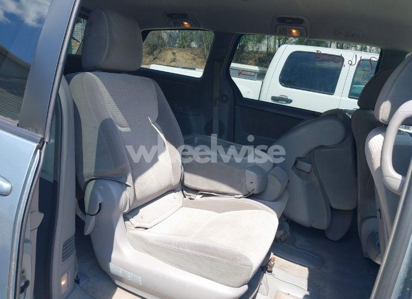 Photo 8 of 2010 Toyota Sienna LE (VIN 5TDKK4CC9AS318357)