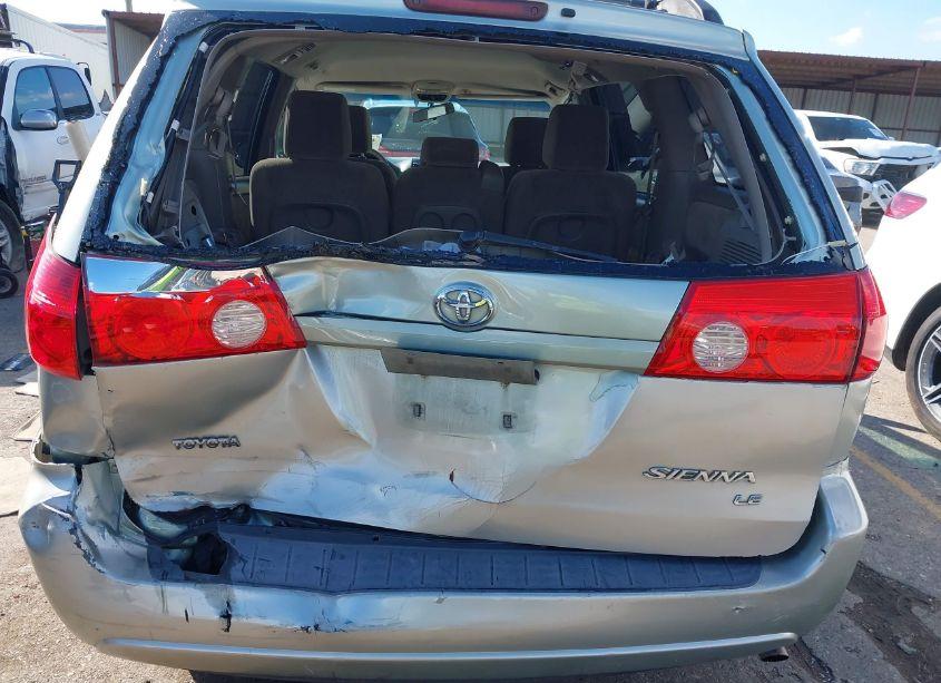 Photo 16 of 2010 Toyota Sienna LE (VIN 5TDKK4CC9AS338852)