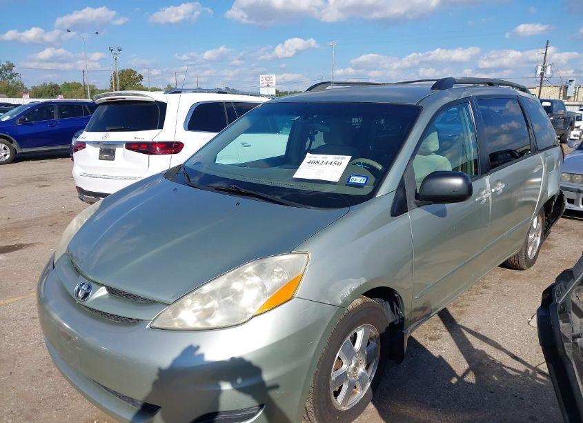 Photo 2 of 2010 Toyota Sienna LE (VIN 5TDKK4CC9AS338852)