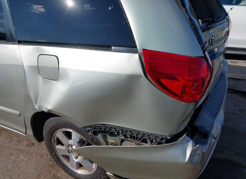 Photo 6 of 2010 Toyota Sienna LE (VIN 5TDKK4CC9AS338852)
