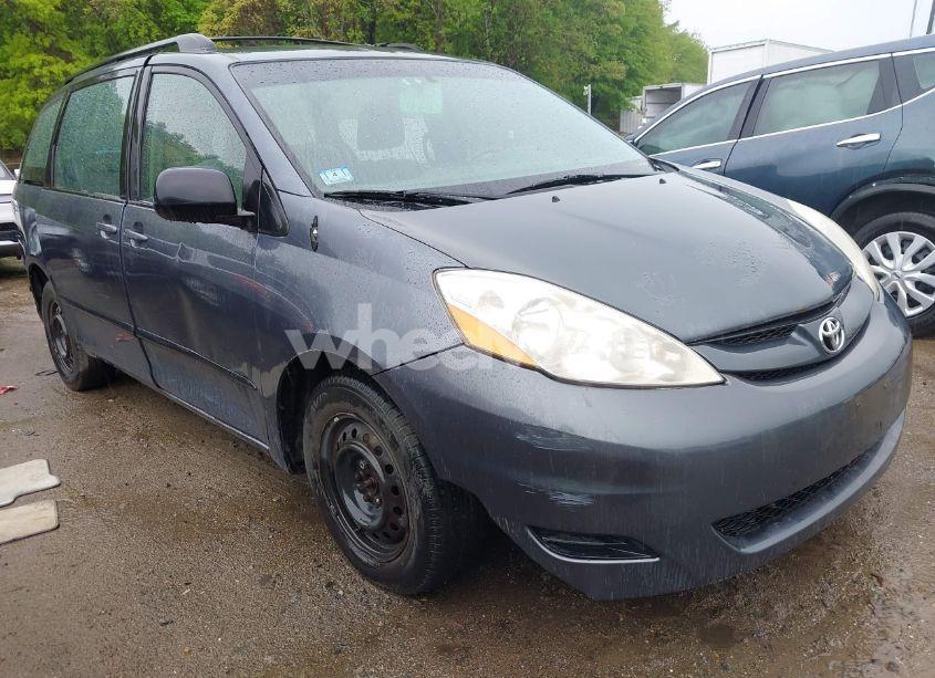 2010 Toyota Sienna CE (VIN 5TDKK4CCXAS299639) main photo