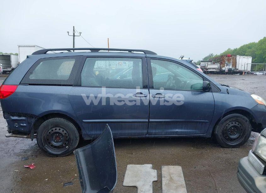 Photo 13 of 2010 Toyota Sienna CE (VIN 5TDKK4CCXAS299639)