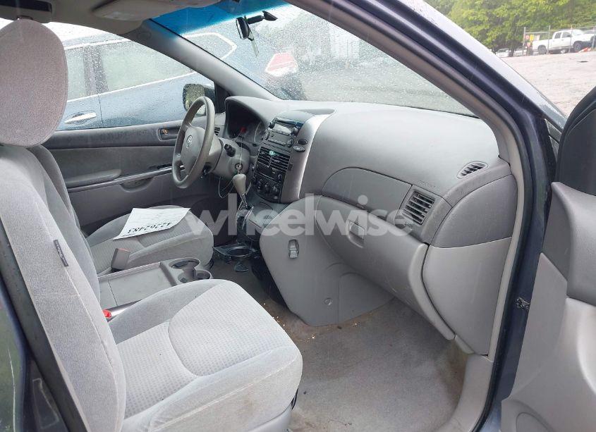 Photo 5 of 2010 Toyota Sienna CE (VIN 5TDKK4CCXAS299639)