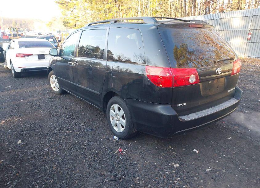 Photo 3 of 2010 Toyota Sienna LE (VIN 5TDKK4CCXAS316567)