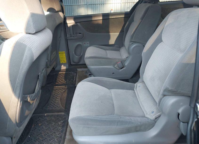 Photo 8 of 2010 Toyota Sienna LE (VIN 5TDKK4CCXAS316567)