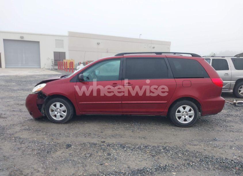 Photo 15 of 2010 Toyota Sienna LE (VIN 5TDKK4CCXAS318352)
