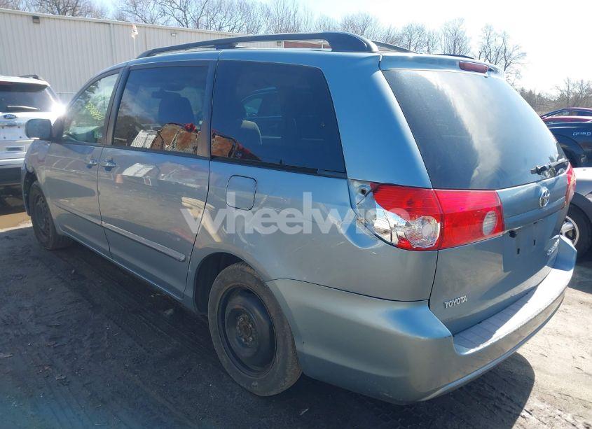 Photo 3 of 2010 Toyota Sienna LE (VIN 5TDKK4CCXAS325253)