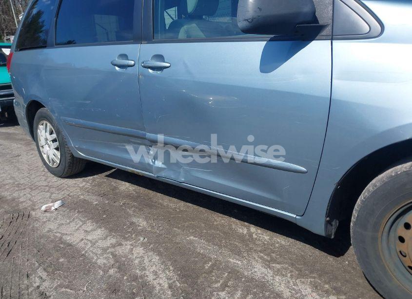 Photo 6 of 2010 Toyota Sienna LE (VIN 5TDKK4CCXAS325253)