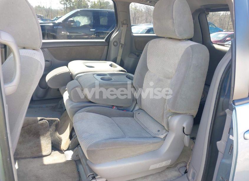 Photo 8 of 2010 Toyota Sienna LE (VIN 5TDKK4CCXAS325253)