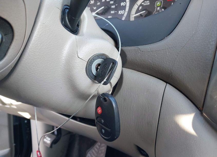 Photo 11 of 2010 Toyota Sienna CE (VIN 5TDKK4CCXAS330565)