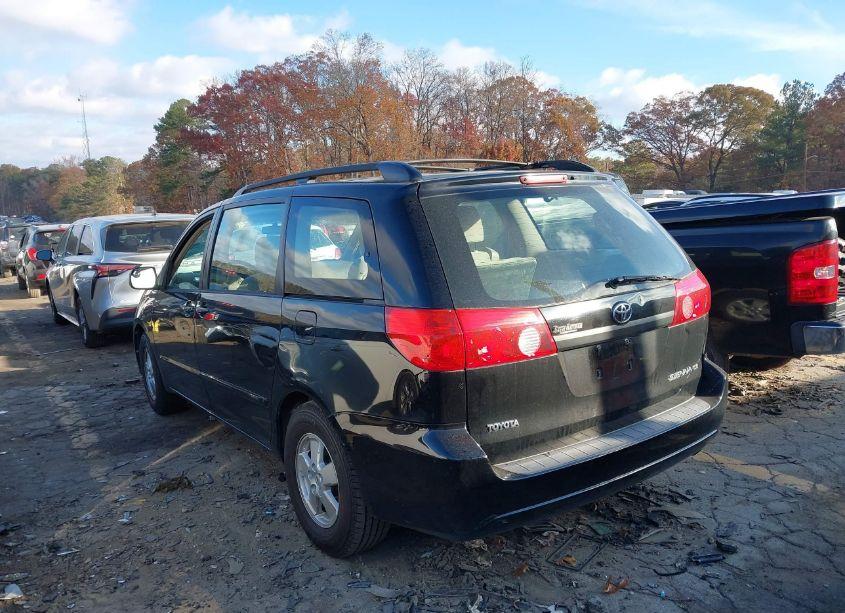Photo 3 of 2010 Toyota Sienna CE (VIN 5TDKK4CCXAS330565)