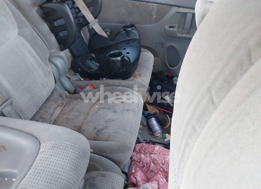 Photo 8 of 2010 Toyota Sienna LE (VIN 5TDKK4CCXAS331697)