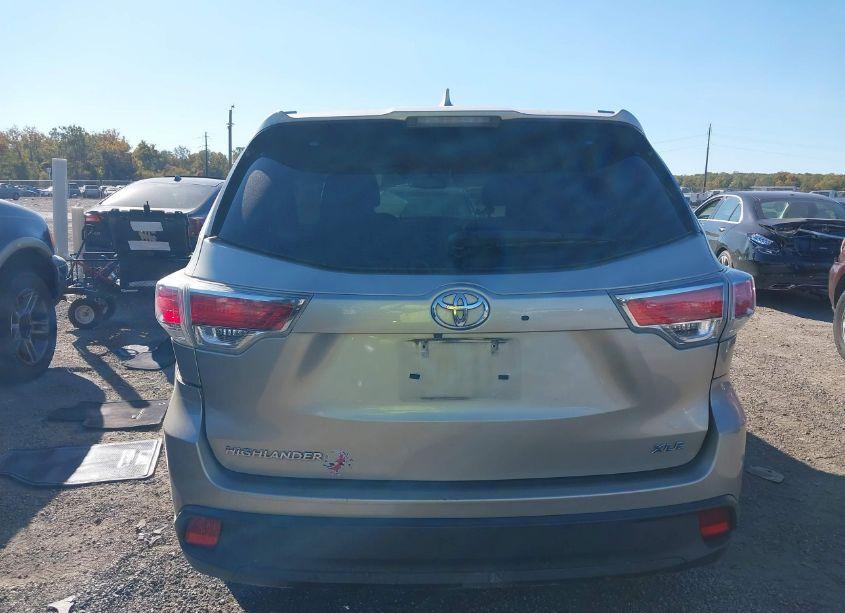Photo 16 of 2014 Toyota Highlander XLE V6 (VIN 5TDKKRFH0ES035520)