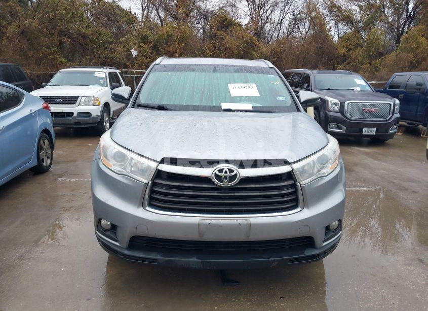 Photo 12 of 2014 Toyota Highlander XLE V6 (VIN 5TDKKRFH0ES036229)
