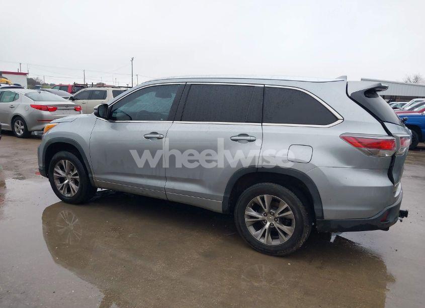 Photo 14 of 2014 Toyota Highlander XLE V6 (VIN 5TDKKRFH0ES036229)