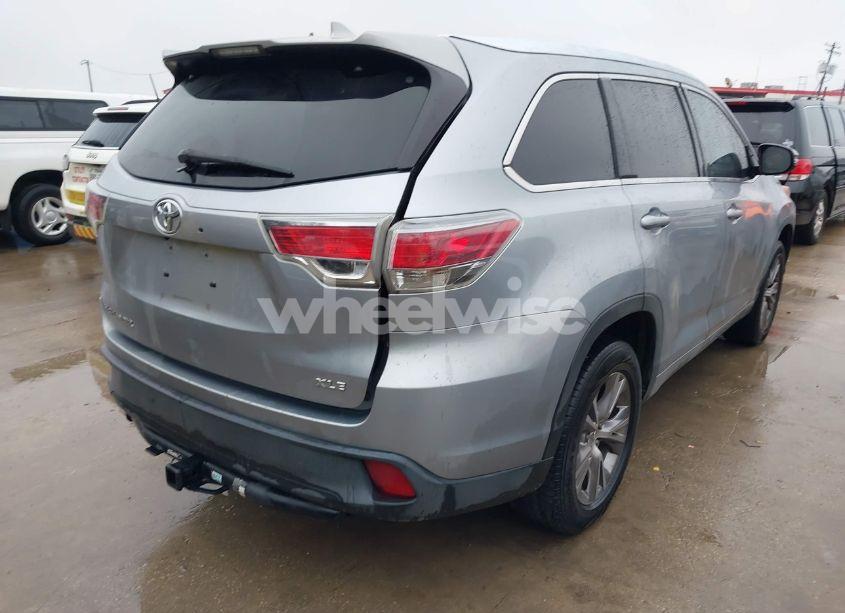 Photo 4 of 2014 Toyota Highlander XLE V6 (VIN 5TDKKRFH0ES036229)