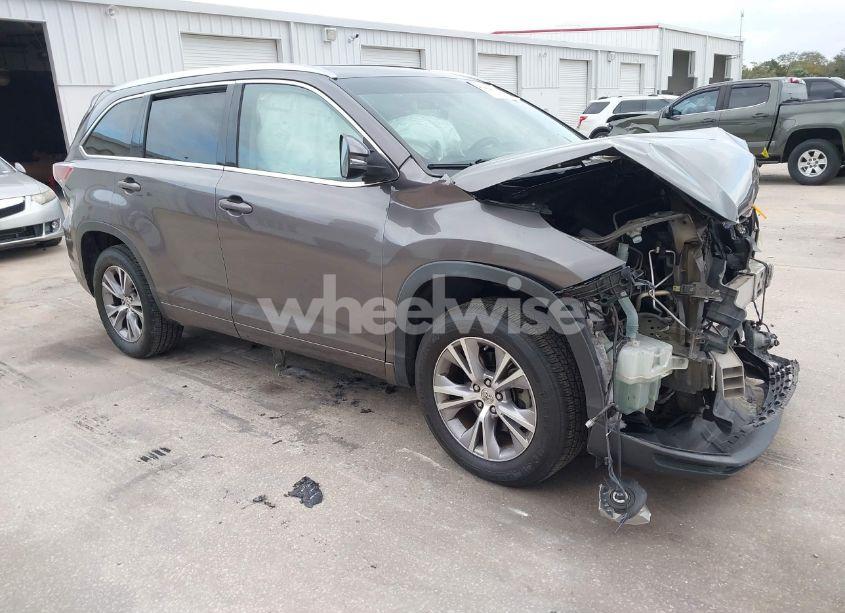 2015 Toyota Highlander XLE V6 (VIN 5TDKKRFH0FS061732) main photo