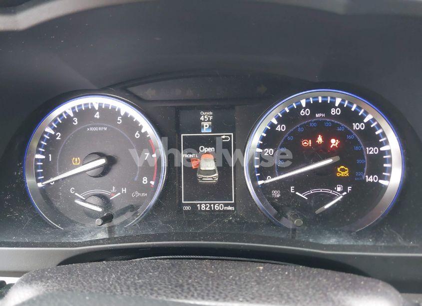 Photo 15 of 2015 Toyota Highlander XLE V6 (VIN 5TDKKRFH0FS061732)