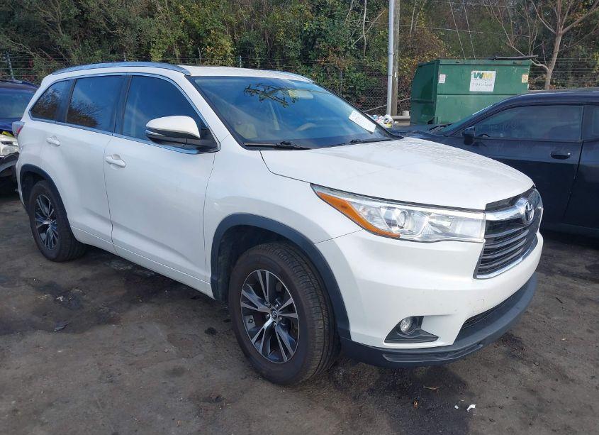 2016 Toyota Highlander XLE V6 (VIN 5TDKKRFH0GS131859) main photo