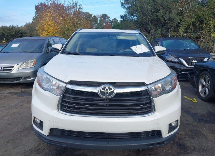 Photo 12 of 2016 Toyota Highlander XLE V6 (VIN 5TDKKRFH0GS131859)