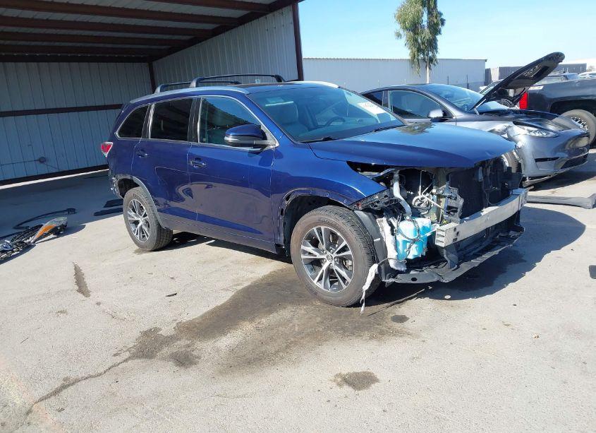 2016 Toyota Highlander XLE V6 (VIN 5TDKKRFH0GS170743) main photo