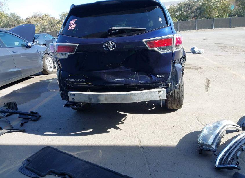 Photo 18 of 2016 Toyota Highlander XLE V6 (VIN 5TDKKRFH0GS170743)