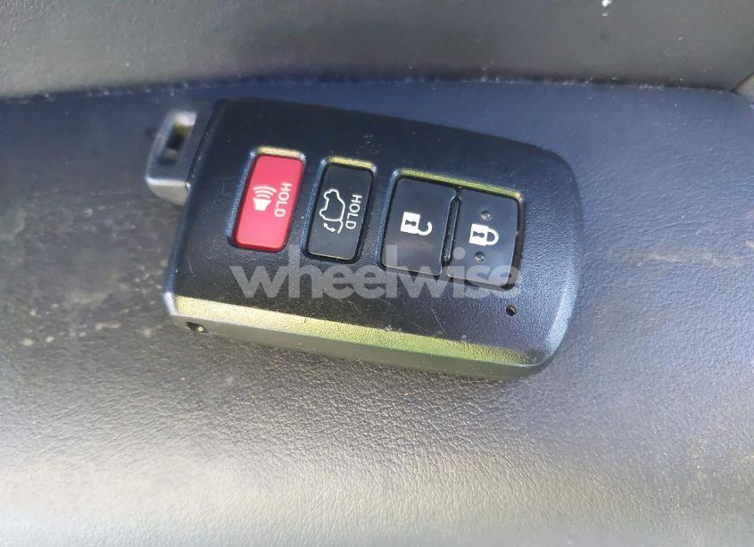 Photo 11 of 2016 Toyota Highlander XLE V6 (VIN 5TDKKRFH0GS175585)