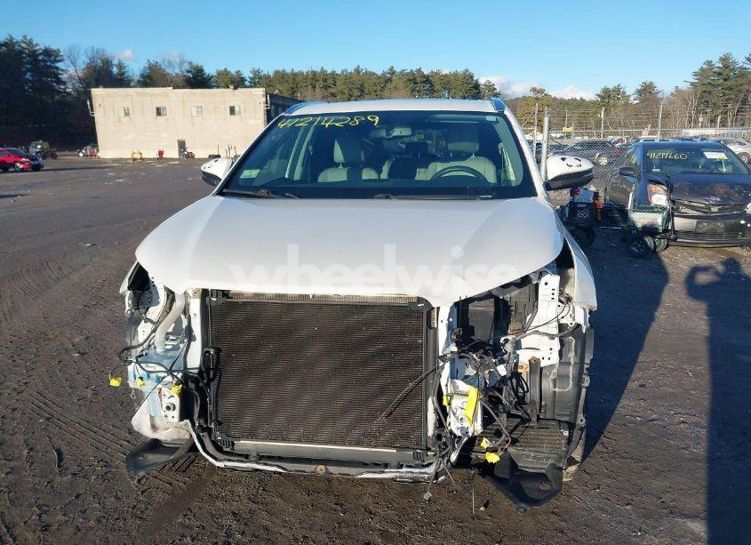 Photo 13 of 2016 Toyota Highlander XLE V6 (VIN 5TDKKRFH0GS175585)