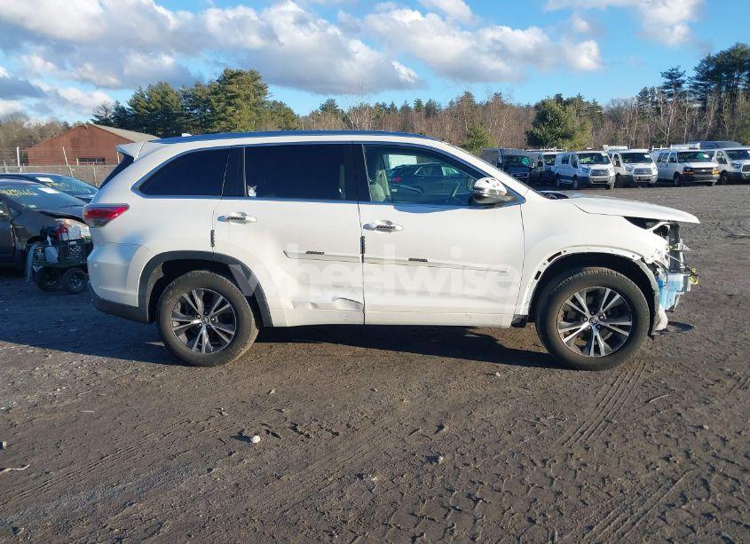 Photo 14 of 2016 Toyota Highlander XLE V6 (VIN 5TDKKRFH0GS175585)