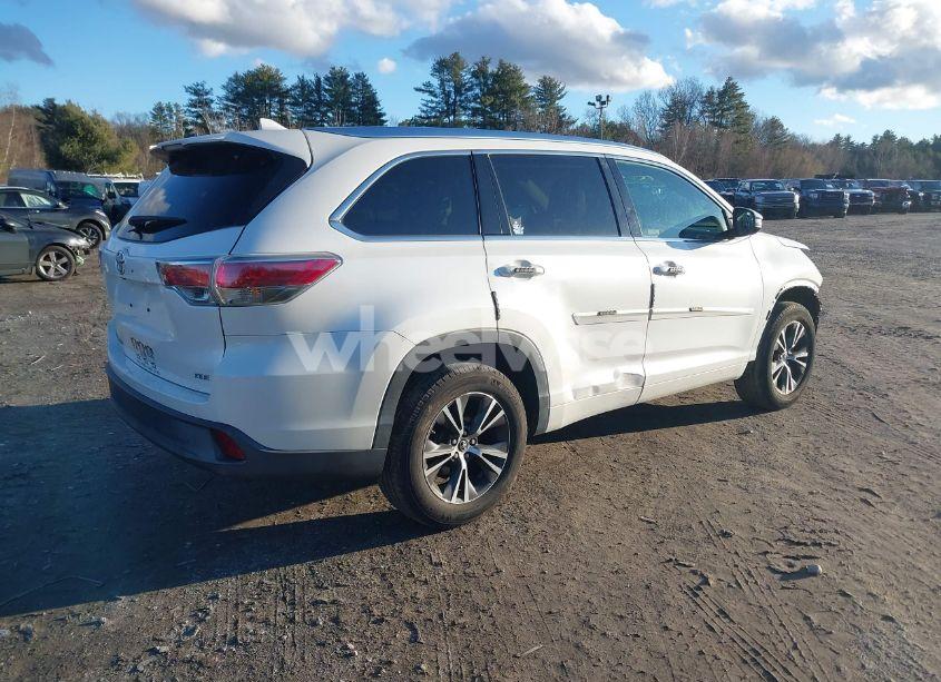 Photo 4 of 2016 Toyota Highlander XLE V6 (VIN 5TDKKRFH0GS175585)